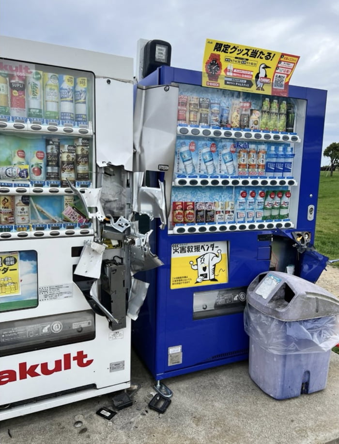 The 911 of japan just occurred... They touch the holy vending machine... My yakult...