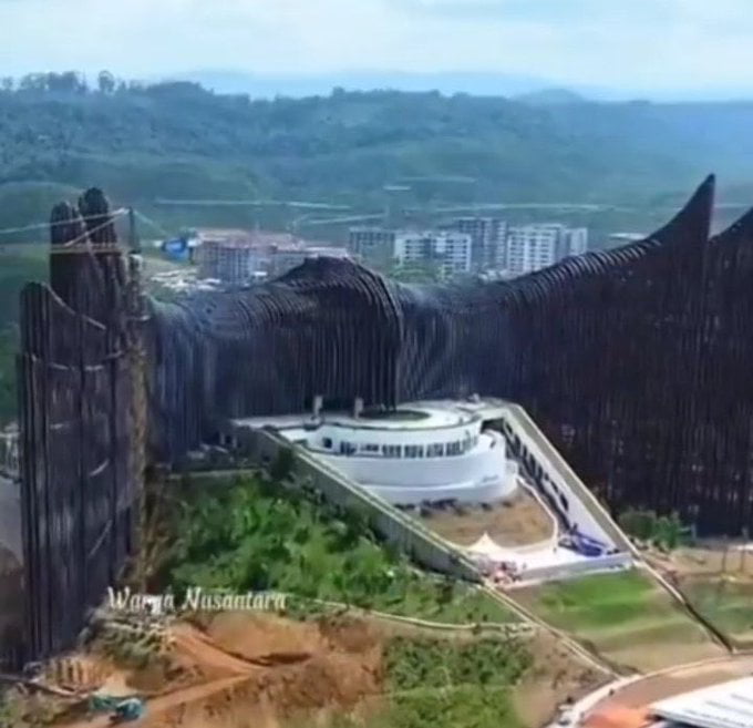 The new Indonesian presidential office looks like an evil lair