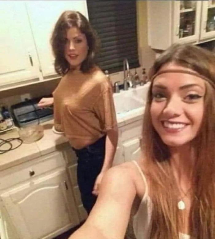 The daughter or the mom ?