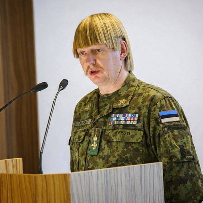 What do barbers do for a living in Estonia?