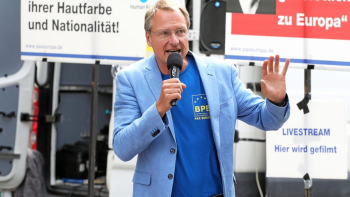 Another Knife attack in Mannheim, Germany. Anti Islam preacher Michael Stürzenberger, as well as at least two others stabbed live on Youtube on the open street in Mannheim.