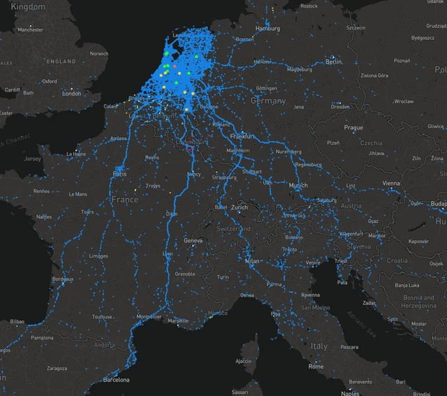 Tomorrow begins the great annual migration from the Netherlands, a canonical European event. Happy holidays to all the Dutch !