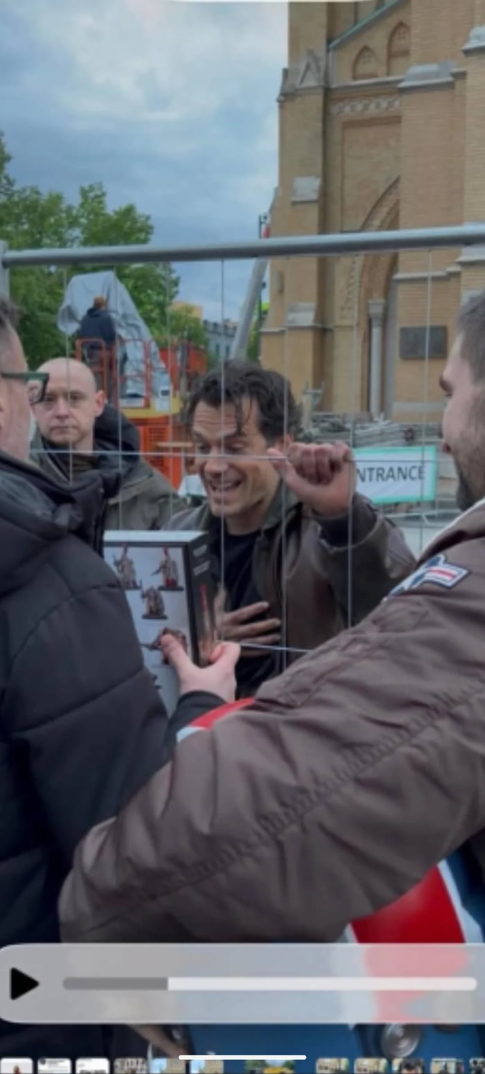Henry Cavill while filming Highlander in Łódź was approached by a LFGS owner who gave him box set of Custodes.