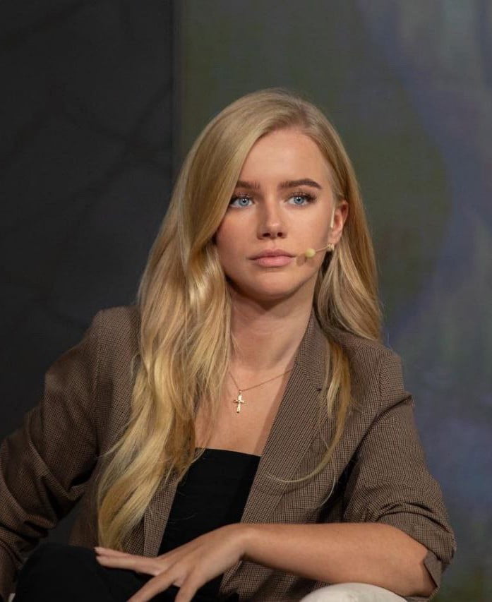 I find her esthetically pleasing