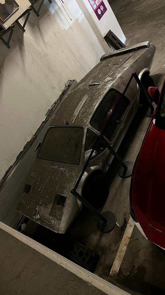 What?? Who left it there and what Kind of car is that ?? Found in Cologne, Germany.