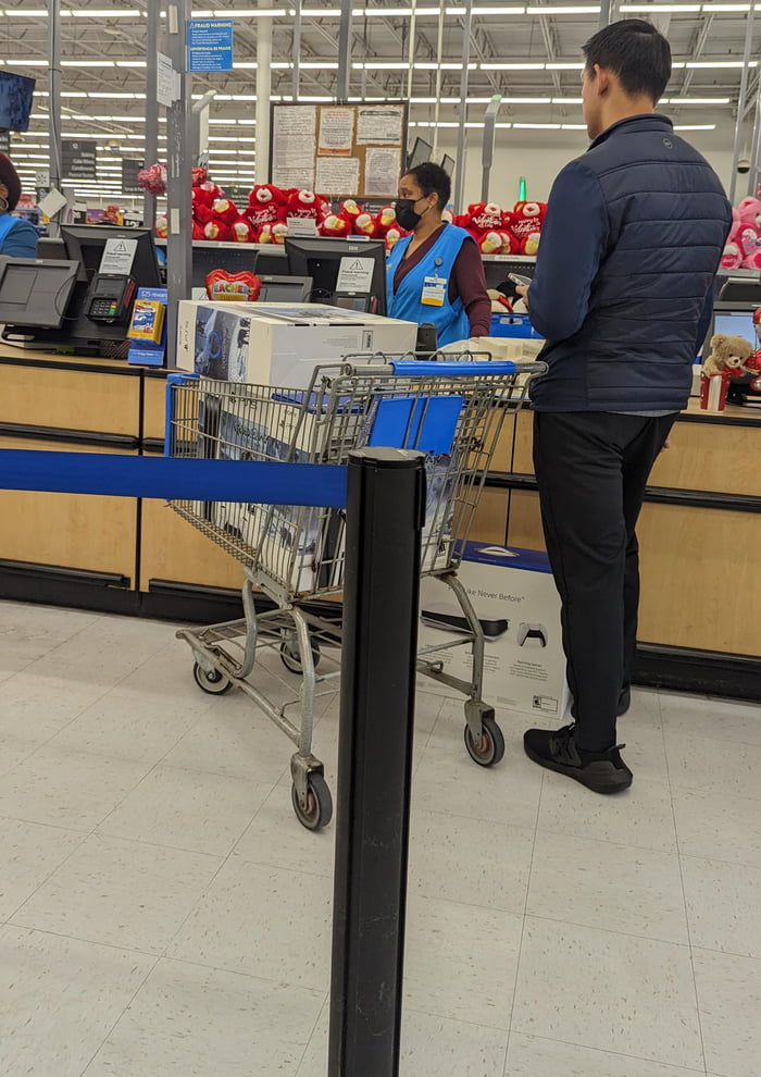 This Guy trying to return multiple PS5'S