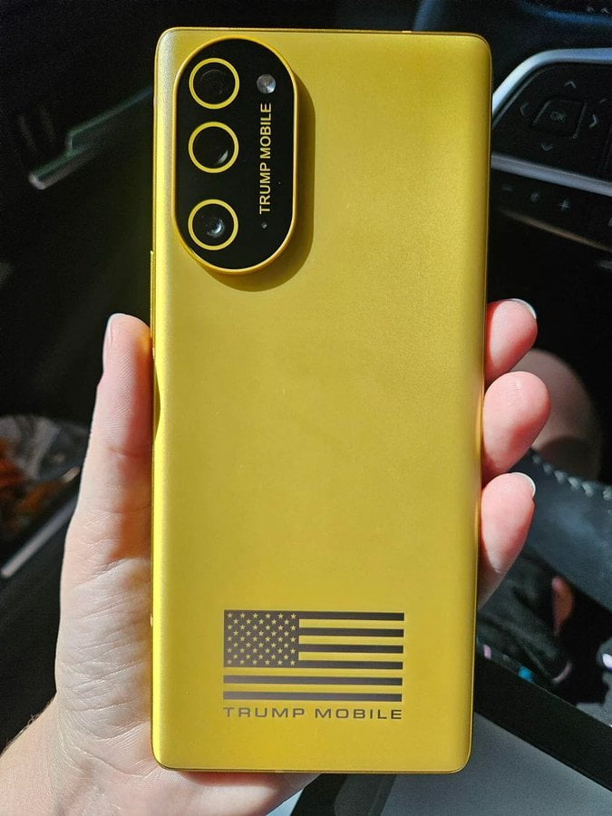 They spent $500 on a $120 phone. Only 11 stripes on the flag. And gold? No, you get piss yellow, cause it's the Golden Shower Age Fell for it again awards going out eveywhere