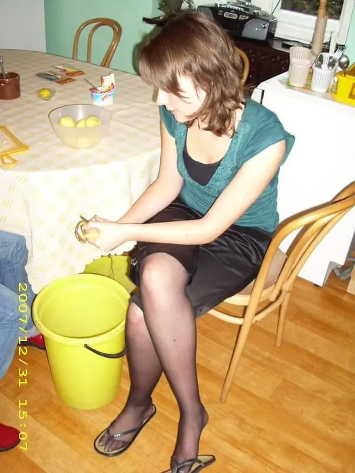 It's 2007 and you just decided to take a break from the LAN party and head upstairs to help your friend's sister prepare the potato salad.