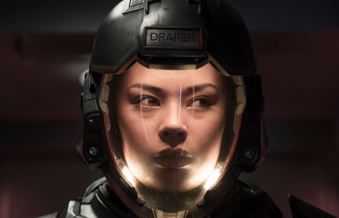 The biggest turn-offs in movie space suits. Like, how can you see outside if your face is glowing?