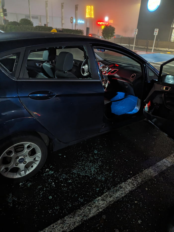 Took a 5 minute peebreak from France to the Netherlands..