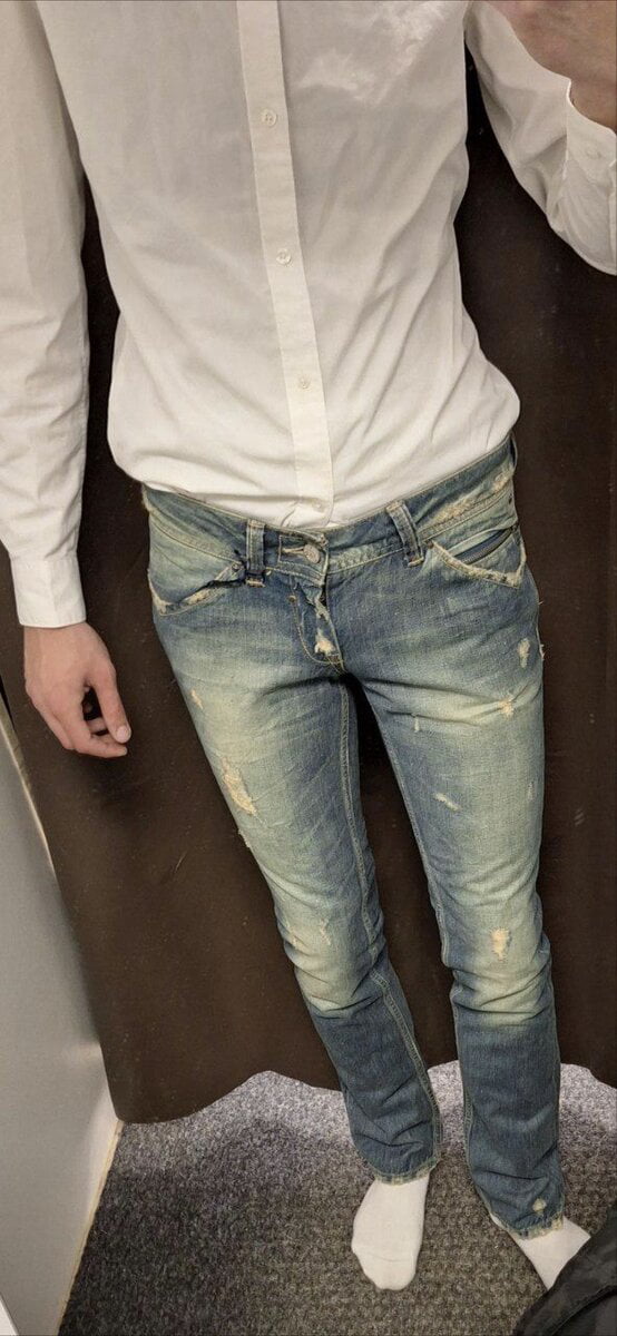 My date told me this is a really bad outfit for the first date, why?