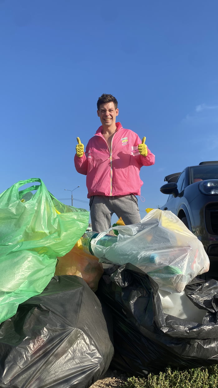 Today collected 40kg of garbage. Total is 3005kg. Guys it’s 3 tons of plastic collected only by me! Thank you for supporting. Next goal is 4000kg. Your Cleaning Guy.