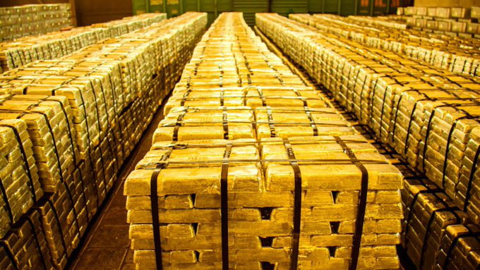 In 1916, during World War I, Romania sent its gold treasury to Moscow, for protection. 91.48 tons of bullion and gold coin. For over 100 years, the russians pretend like it never happened.