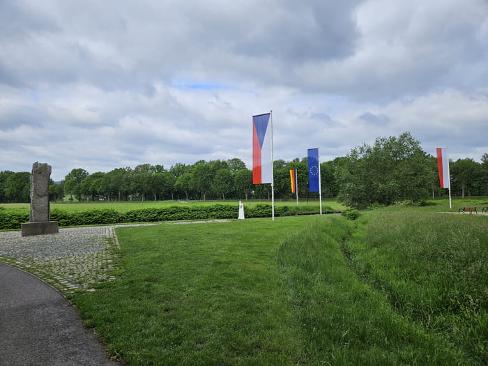 That's how borders look like when your neighbours aren't assholes.