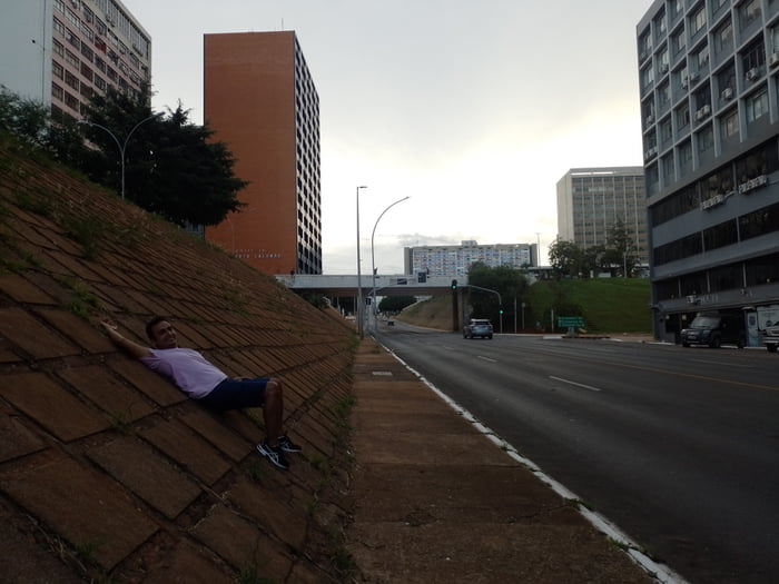 Who recognizes this meme location?