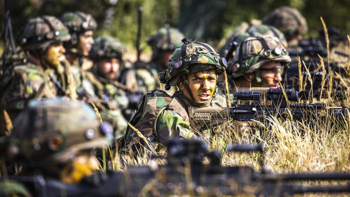 As of yesterday, all combat brigades of the Dutch army are under German command. yesterday afternoon the 13 Light Brigade from Oirschot was integrated into the German command structure. The Netherlands will continue to decide for itself where the Dut