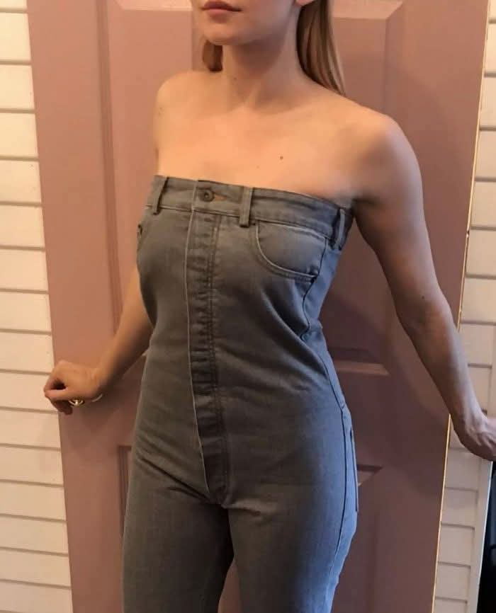 This is how women dress whenever they want to be just friends