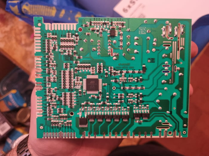 Saving 290€ The dishwasher is broken, the technician arrives and asks for €350 to replace the electronic board, I ask him to leave it so I can buy the same one. Total cost €60