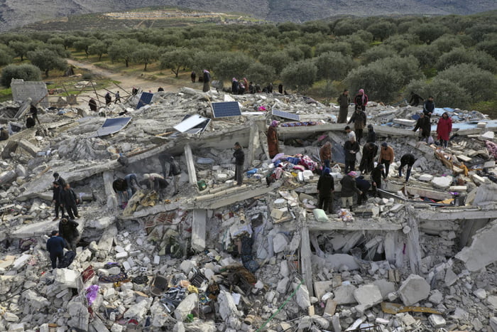 Turkey-Syria Earthquake: Death Toll Passes 7,800