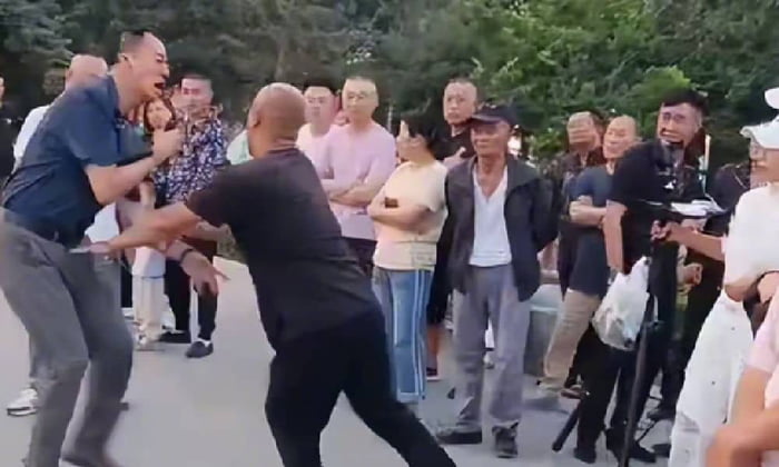 On June 30, a male influencer in Jilin Province, China, was stabbed to death by a 53-year-old drunk while dancing in a square. Video footage of the incident showed hundreds of people watching he dying, no one stopping the killer or calling the police