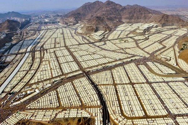 Saudi Arabia as a millon empty AC tents, but not a Single Palestinian refugees. WHY?