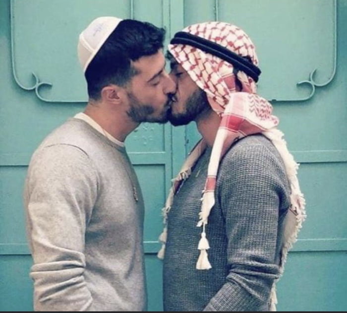 How to piss off 100% of people with one picture.