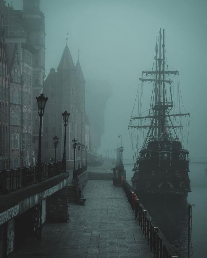 Polish Gdansk in the morning looks like if Nosferatu just arrived