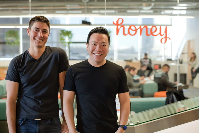 Honey Founders George Ruan, Ryan Hudson. Honey has been scamming people for millions of dollars. Mama Mia