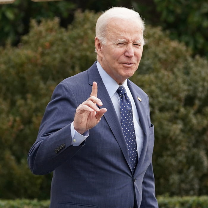 Biden just arrived in Kyiv???