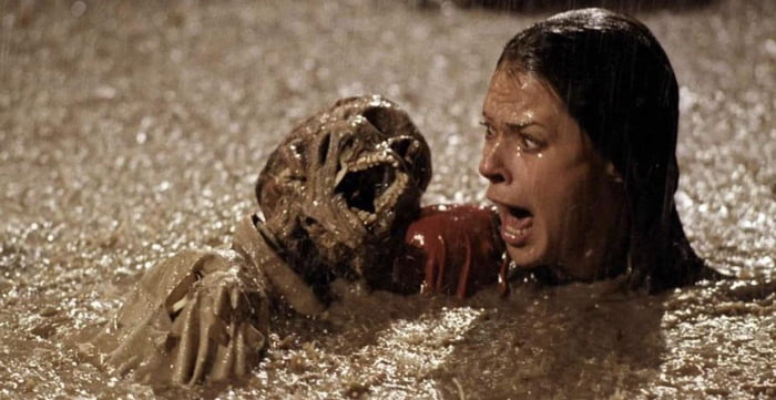 Real corpses were used in the 1982 film Poltergeist.