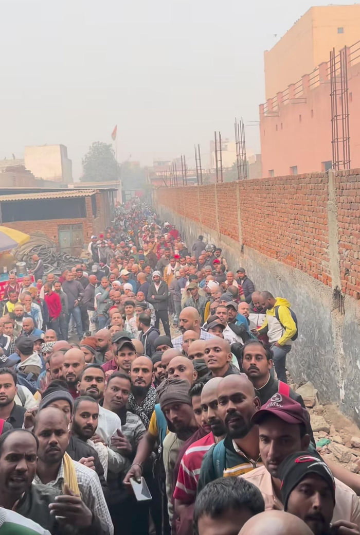 Somebody in India claimed their hair oil can cure baldness, and this was the result when they opened their sale