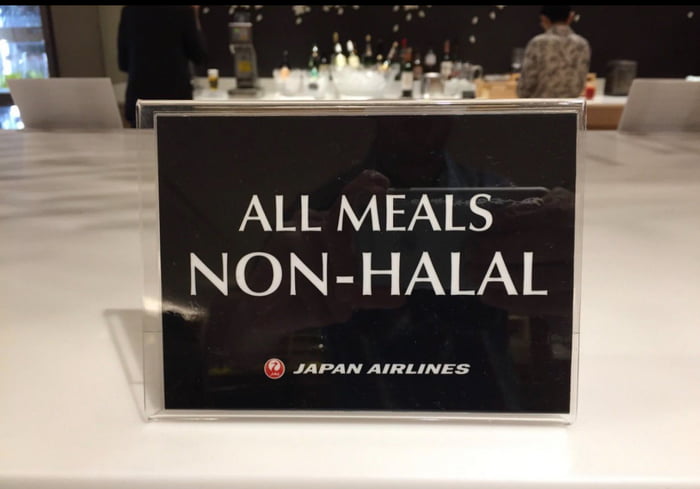 Japan Airlines expels all Muslim passengers!
