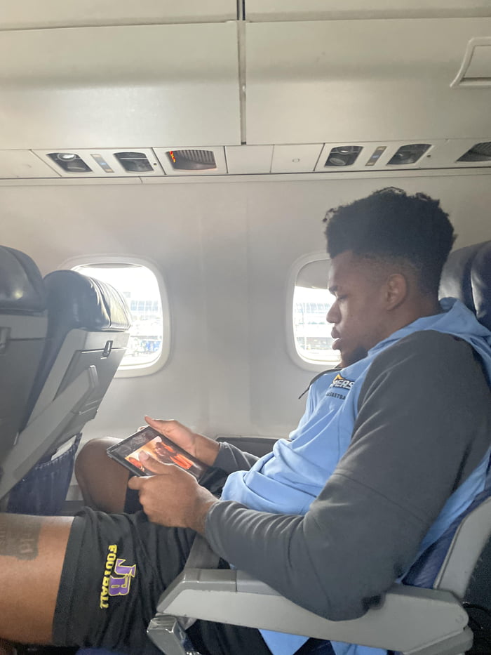 Guy beside me on the plane doesn’t have headphones and is playing his tablet on full blast