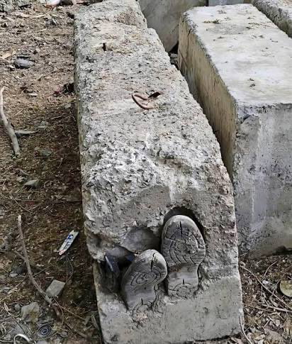 Guessing time! Where do you think this corpse was found? A hint: not in Sicily