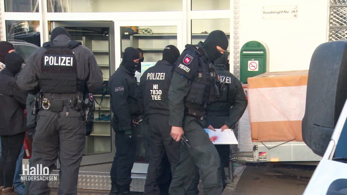 "We do not tolerate associations in which our social order is devalued and calls are made to combat them." Germany: Muslim community banned and dissolved. Raids in Braunschweig and Berlin. All social media channels were immediately shut down and club