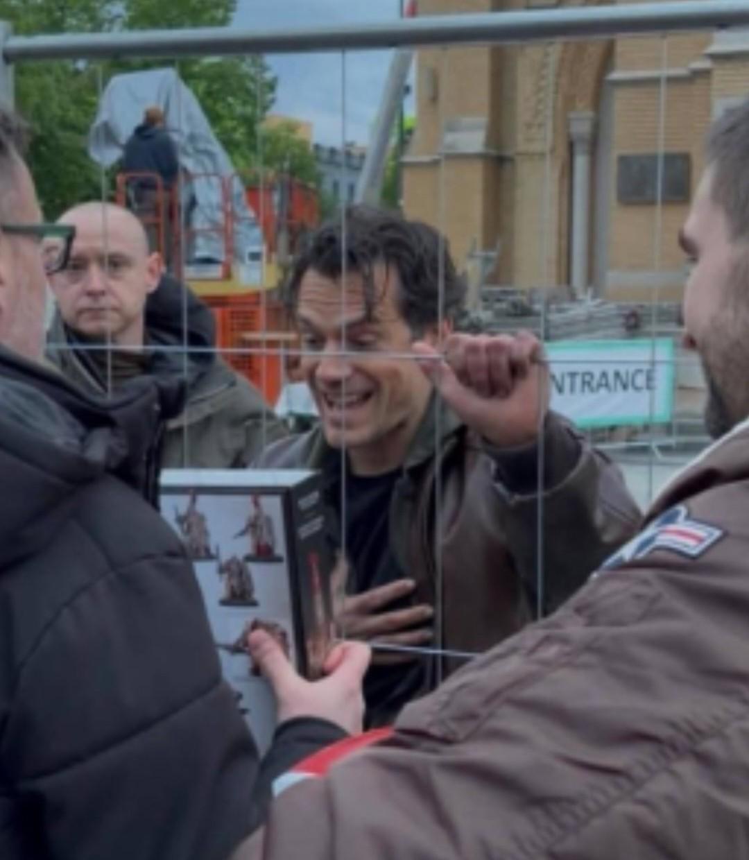 Find a girl who will look at you the way Henry Cavill looks at Warhammer 40k figurines