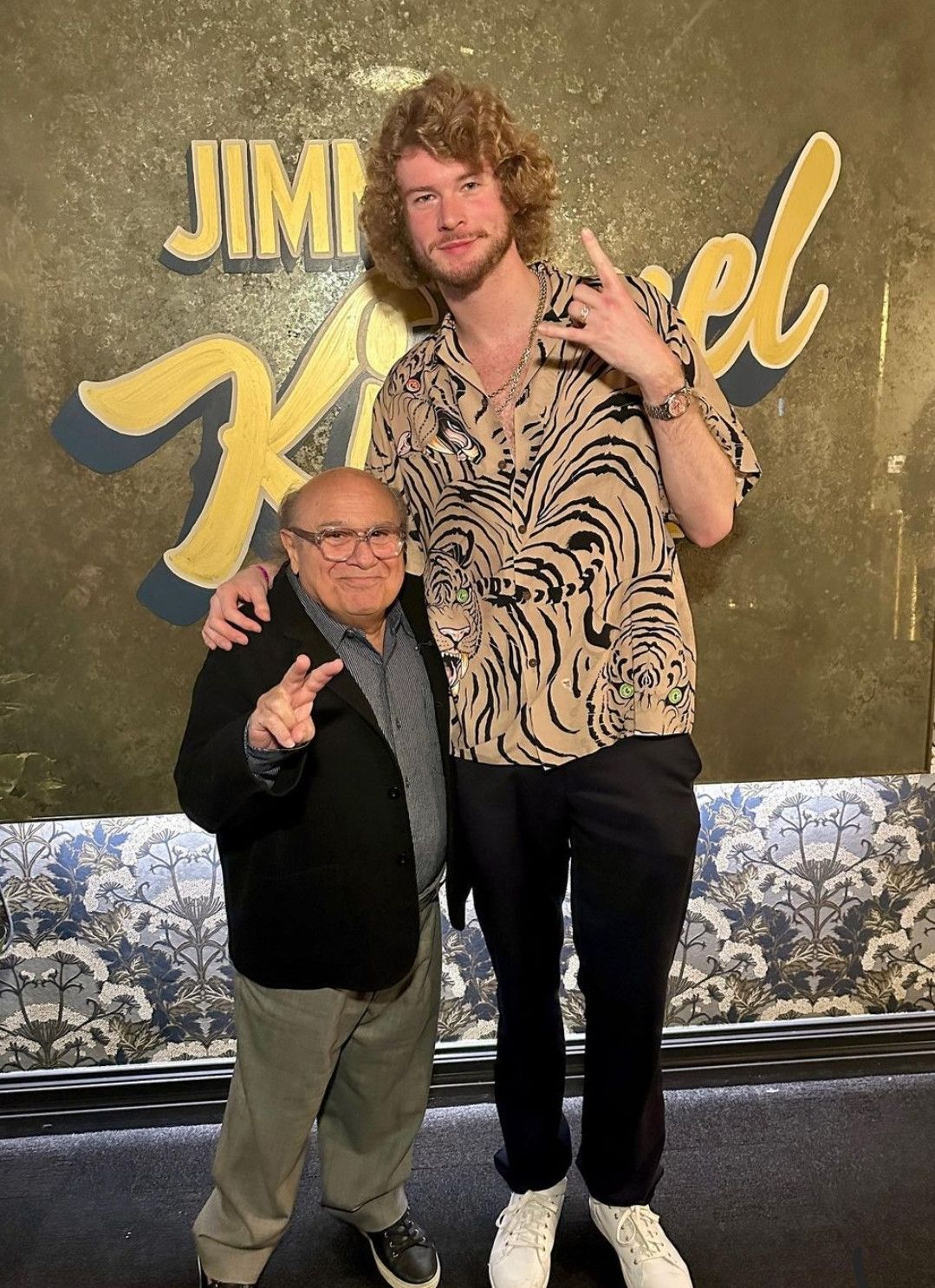 World's Tallest and Shortest meet for the first time.