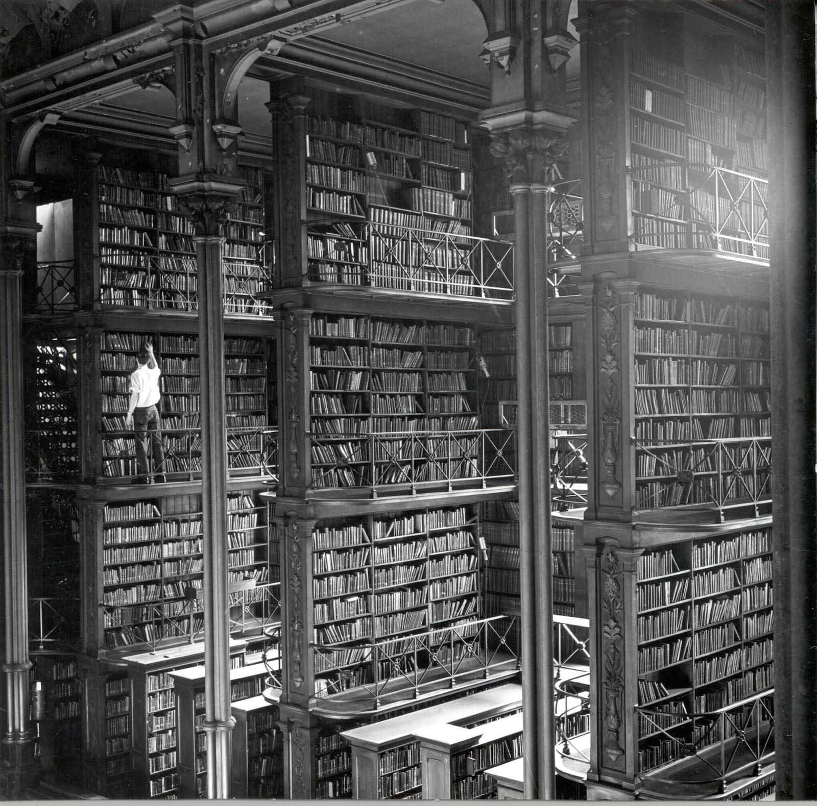 A unknown Son discovers his Fathers hidden porn collection.