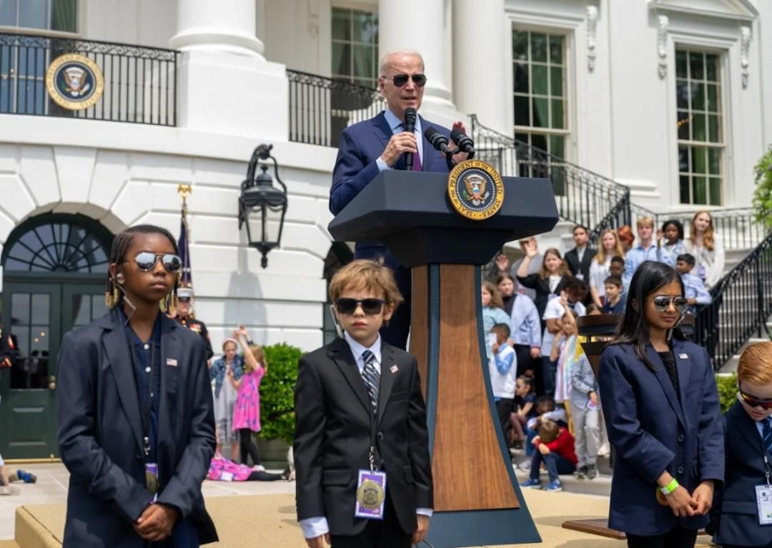 Willy Wonka giving a speech to the candidates that found a golden ticket.